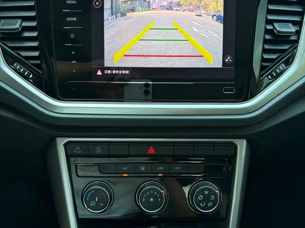Volkswagen T-Roc — миниатюра 11
