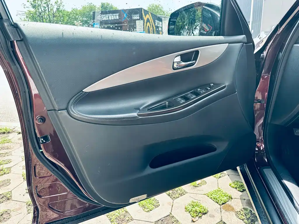 Infiniti QX50 — миниатюра 12