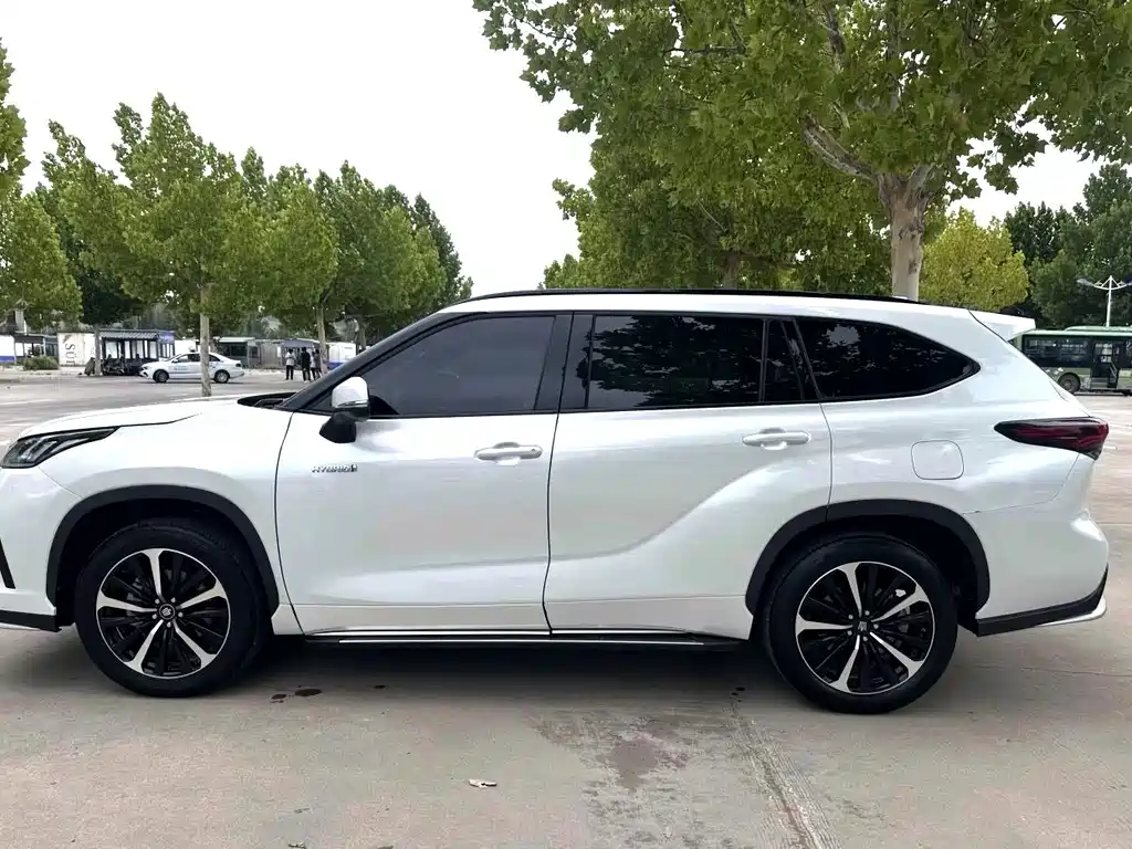 Toyota Crown Kluger 2022 2.5L HEV Luxury