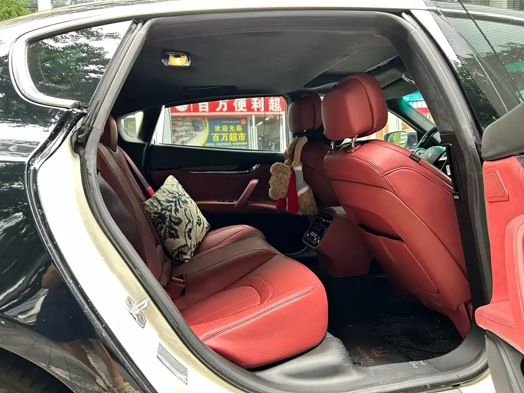 Maserati Quattroporte — миниатюра 16