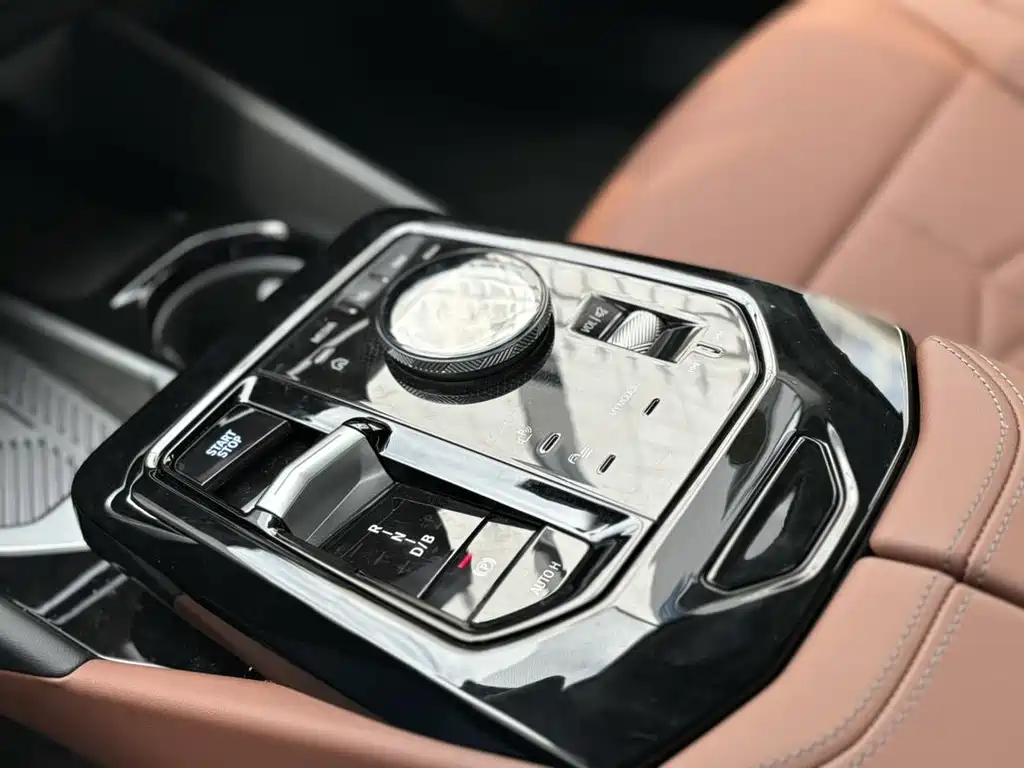 BMW i5 2025 eDrive 40L M Sport