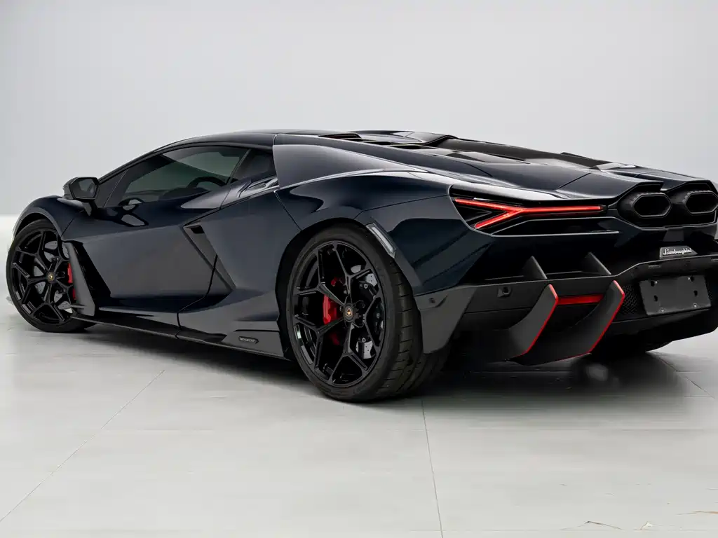 Lamborghini Revuelto — миниатюра 12