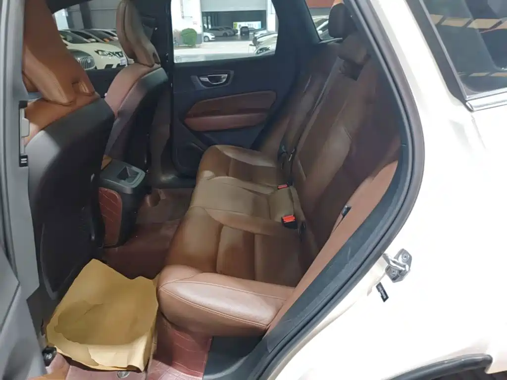Volvo XC60 — миниатюра 17