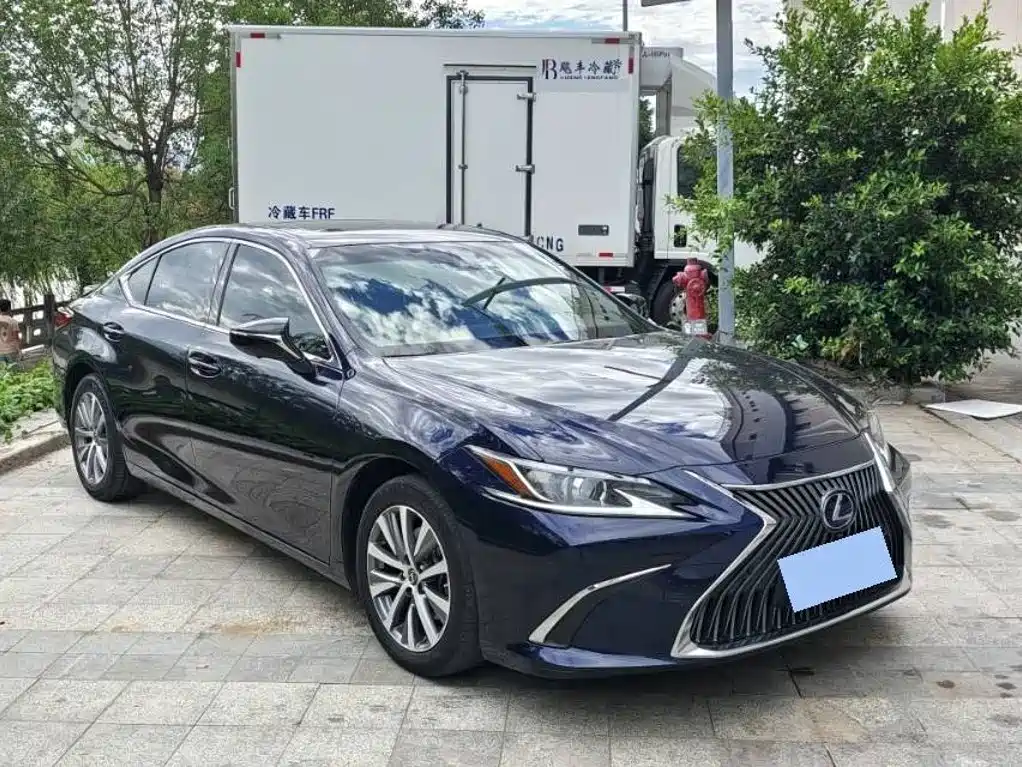Lexus ES — миниатюра 2