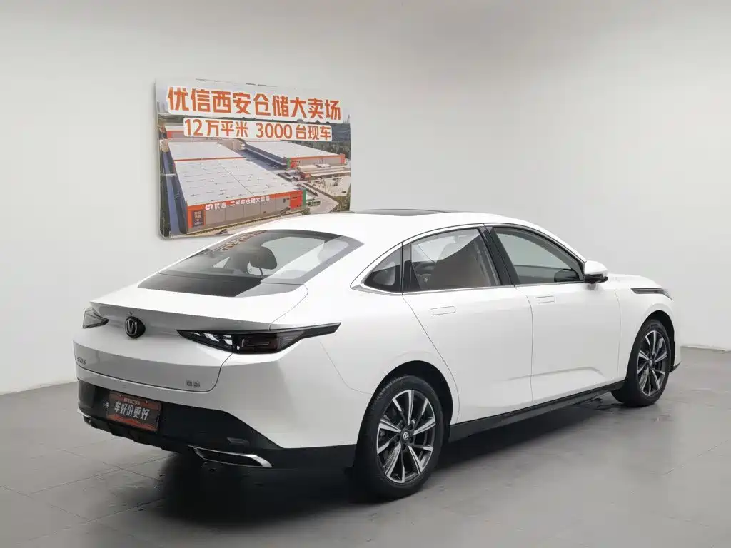 Changan Eado — миниатюра 2
