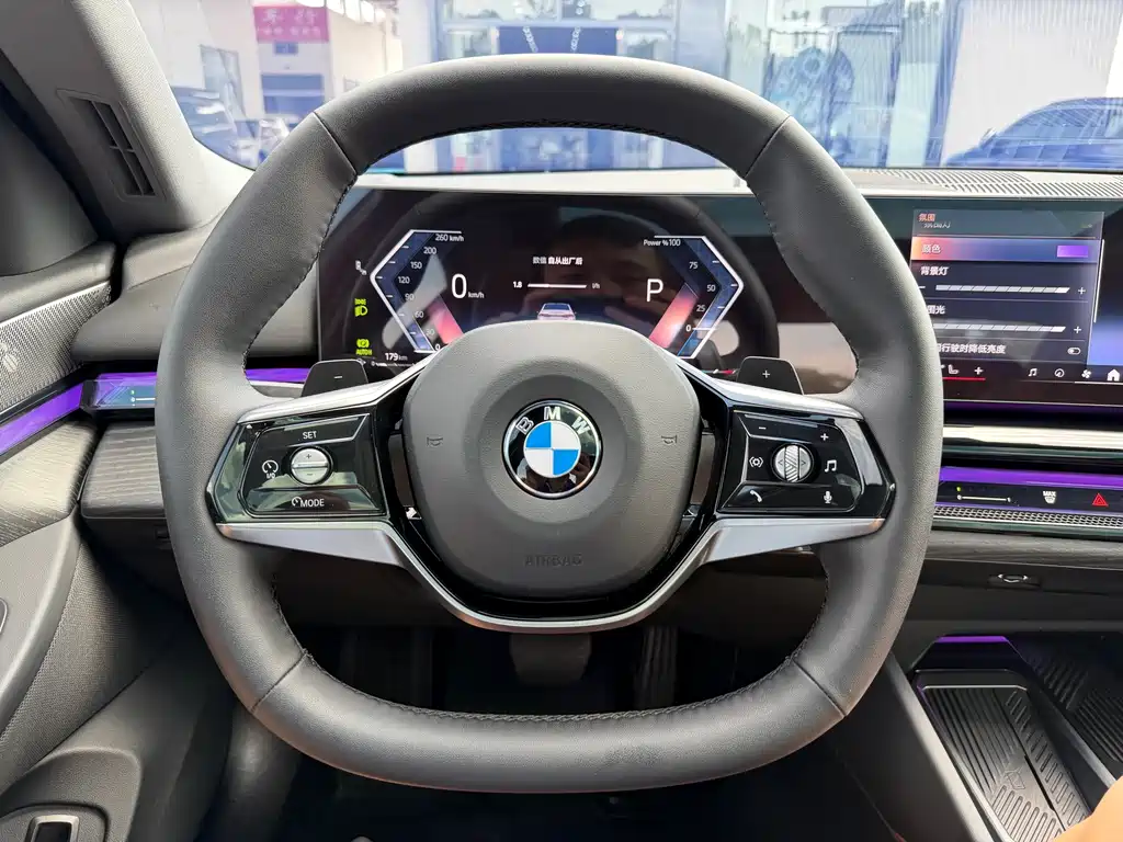BMW 5 Series — миниатюра 11