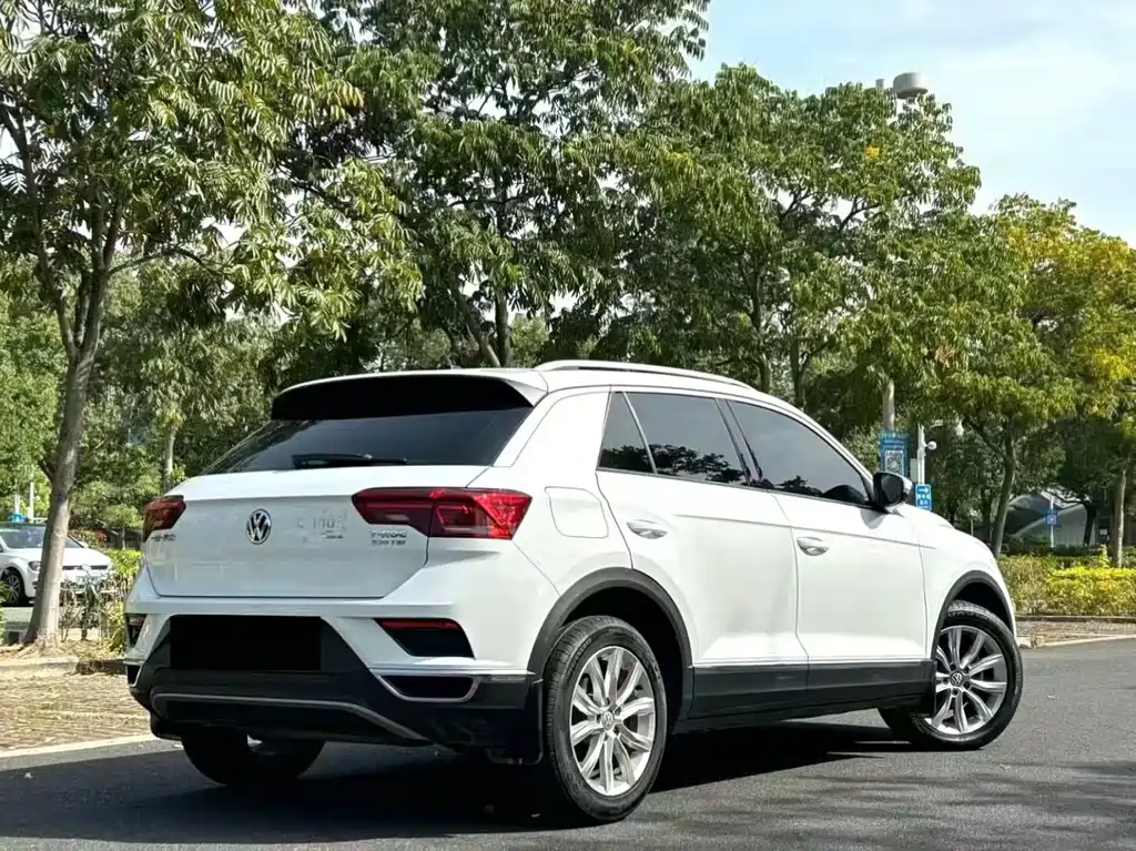 Volkswagen T-Roc - фото 9