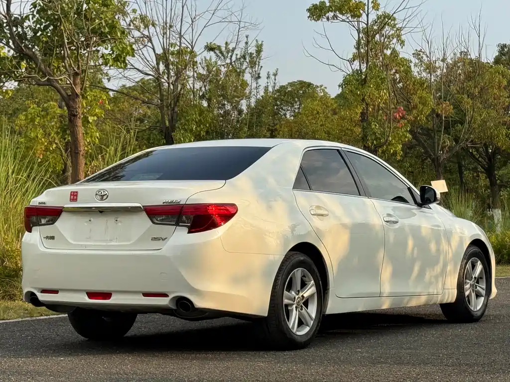 Toyota Reiz — миниатюра 11
