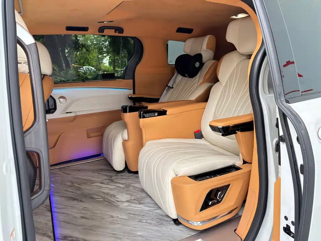 Toyota Granvia — миниатюра 9