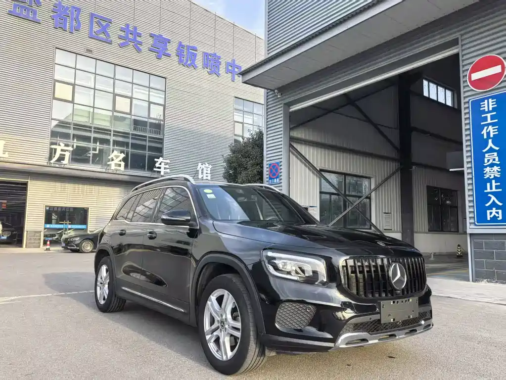 MERCEDES-BENZ GLB