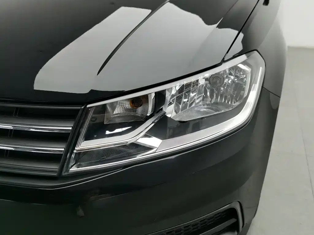 Volkswagen Santana — миниатюра 7