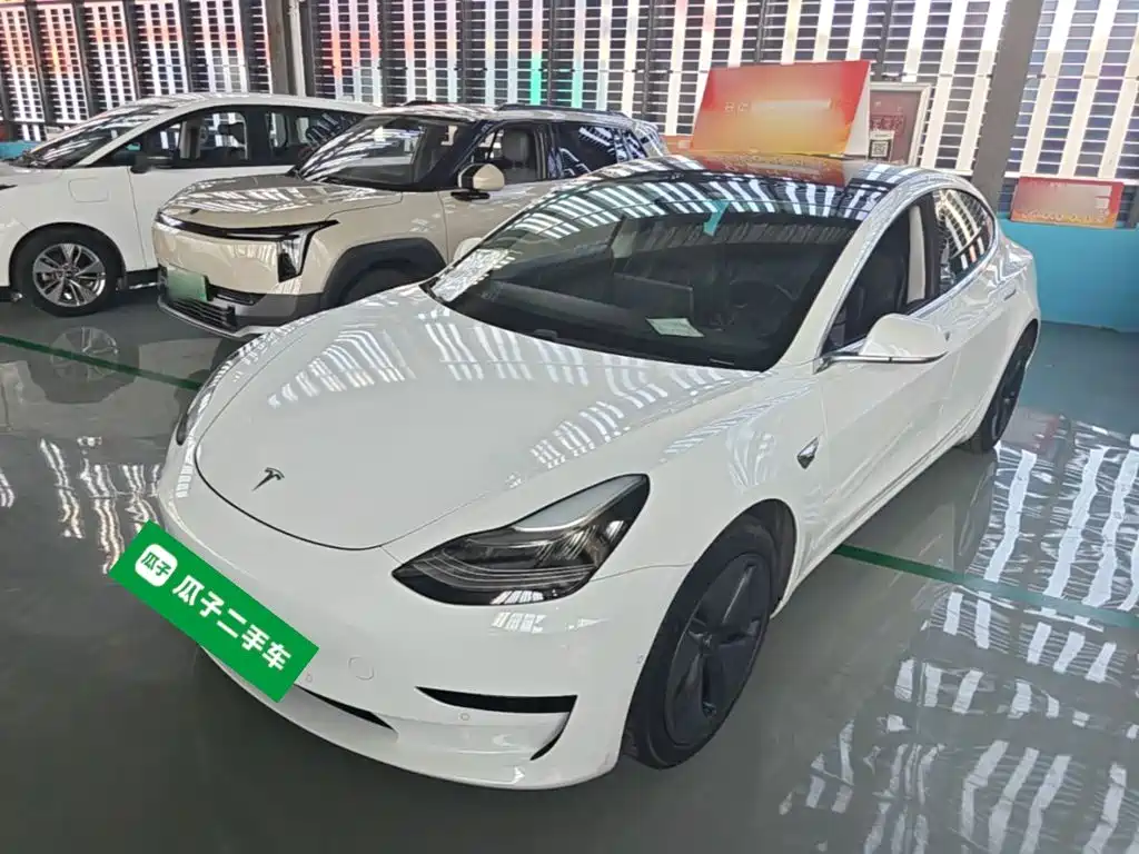 Tesla Model 3 — миниатюра 2