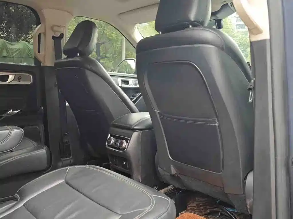 Ford Explorer — миниатюра 9
