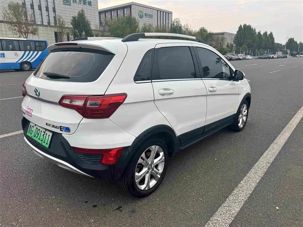 BAIC New Energy EX — миниатюра 3