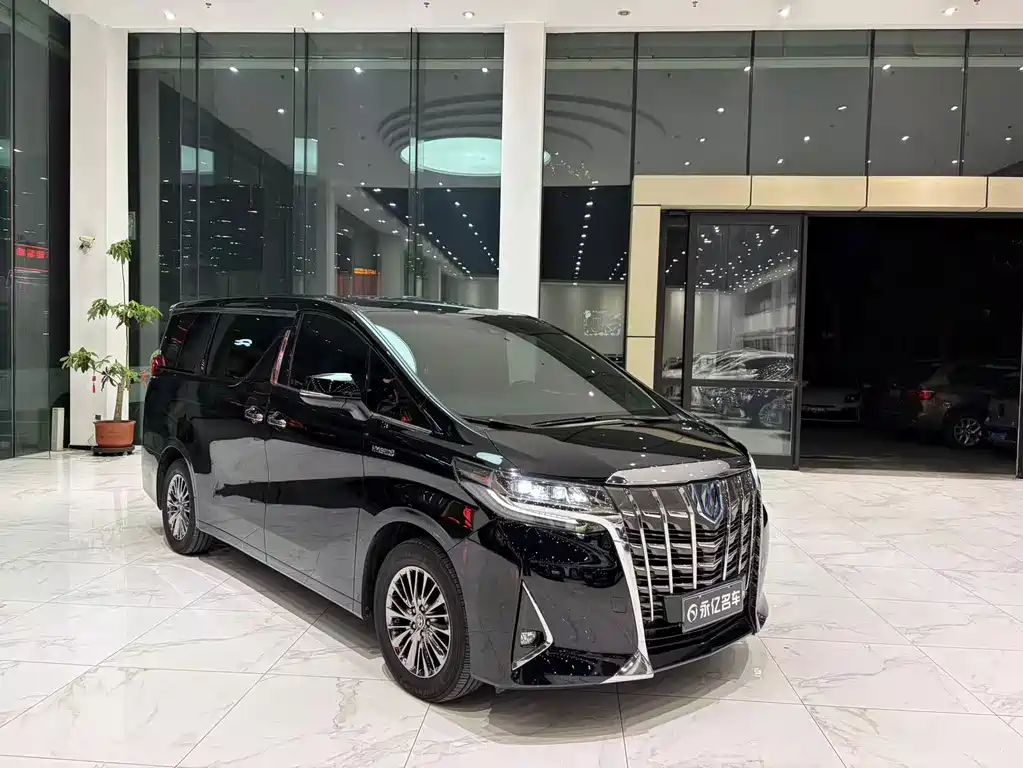 Toyota Alphard — миниатюра 3