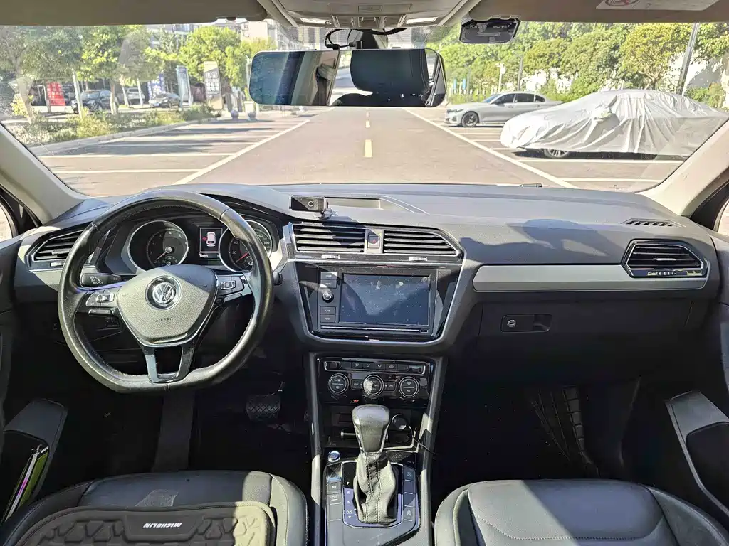 Volkswagen Tiguan L — миниатюра 6
