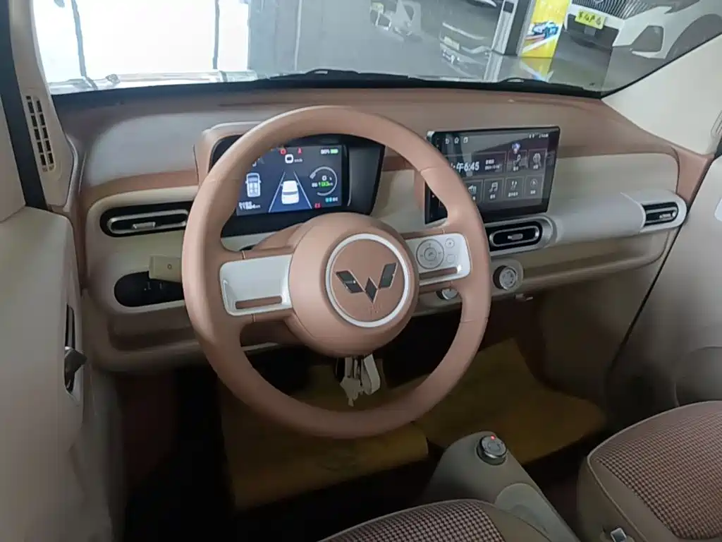 Wuling MINIEV — миниатюра 11