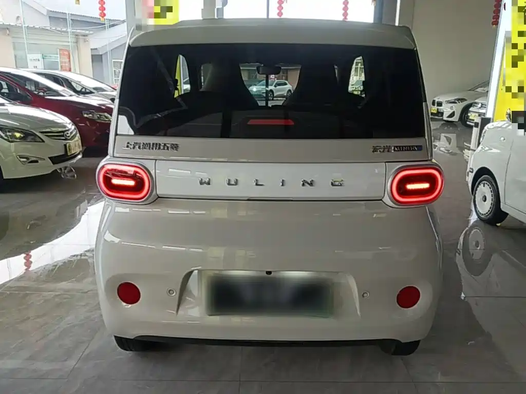 Wuling MINIEV — миниатюра 6