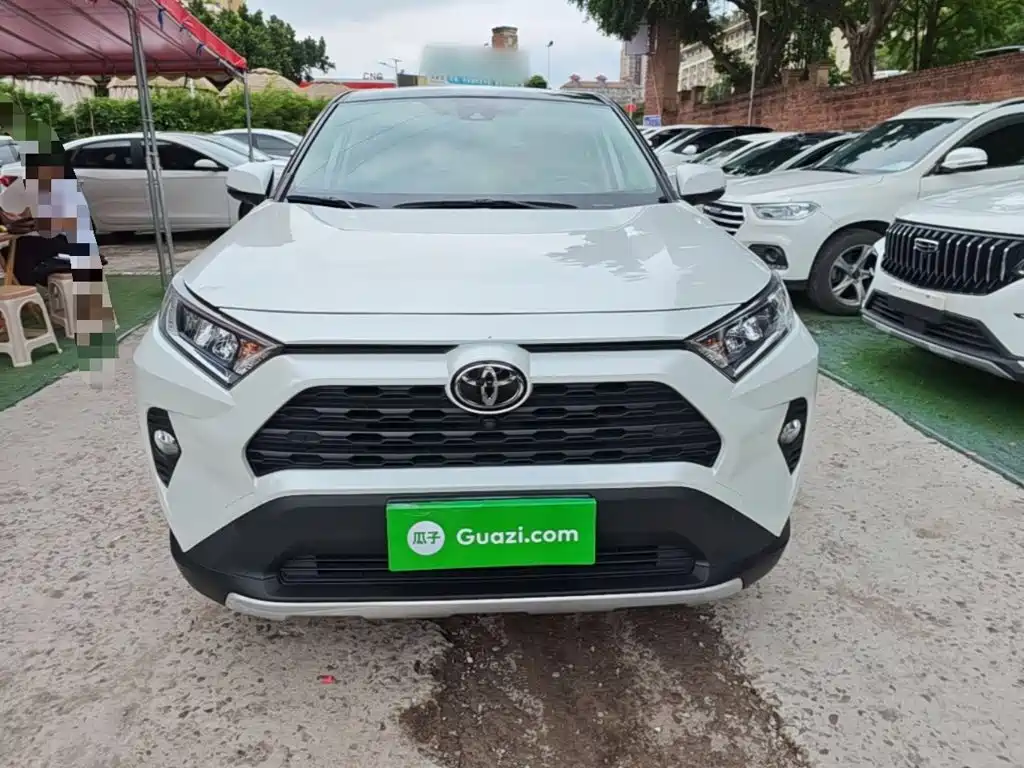 Toyota RAV4 — миниатюра 3