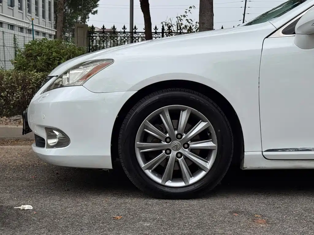 Lexus ES — миниатюра 3