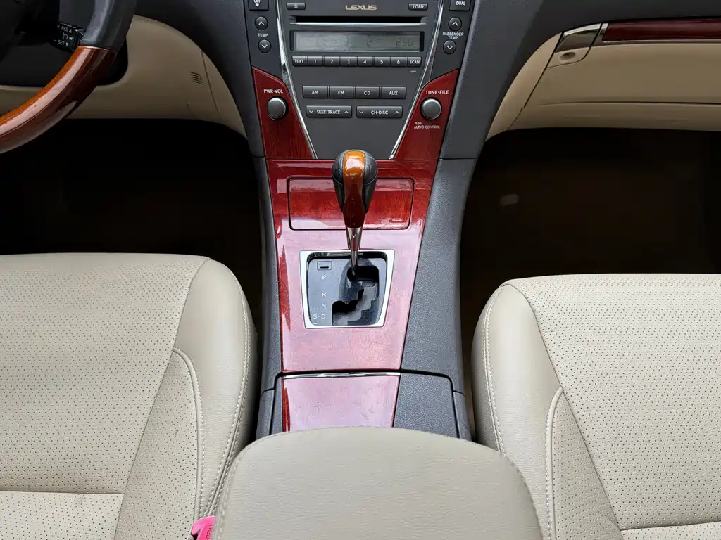 Lexus ES — миниатюра 15