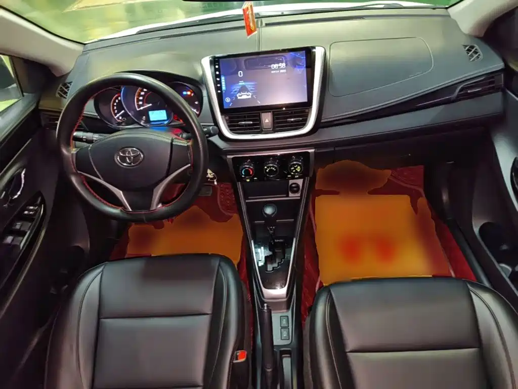 Toyota Yaris L — миниатюра 10