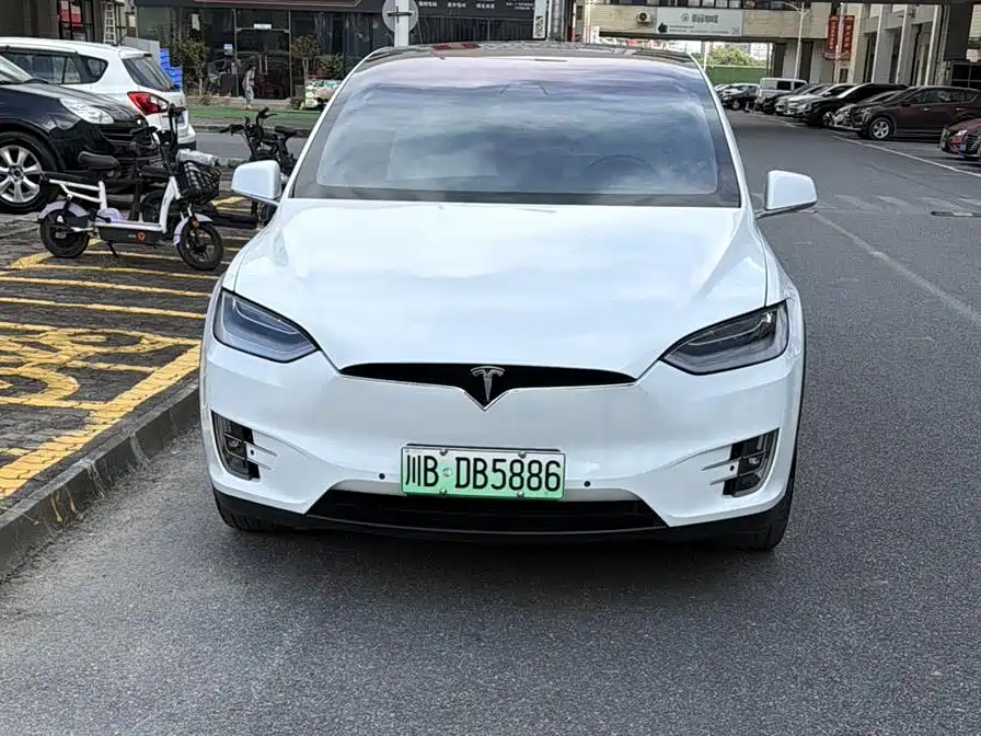 TESLA MODEL X
