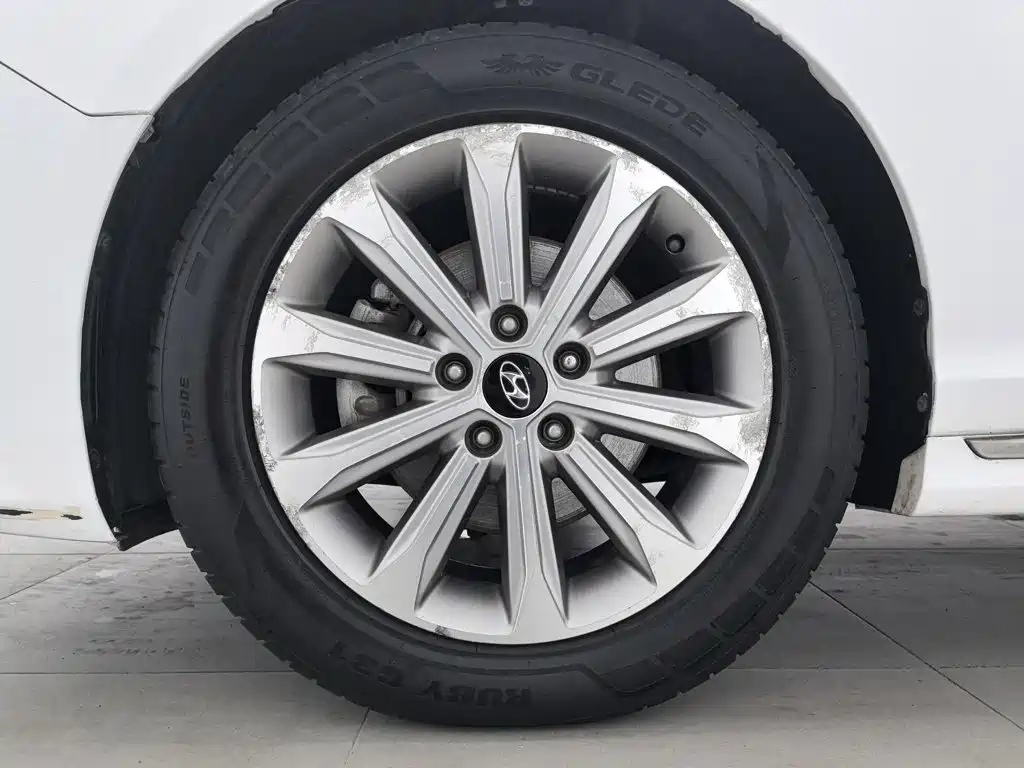 Hyundai Sonata — миниатюра 17