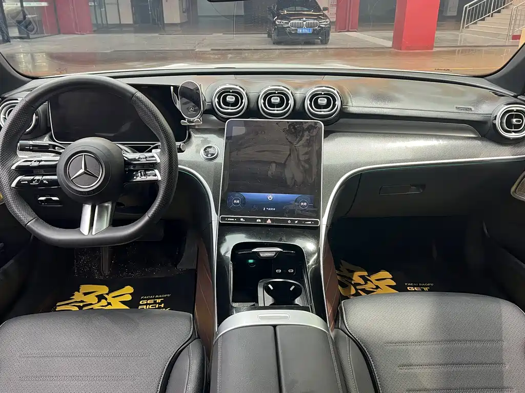 Mercedes-Benz C-Class — миниатюра 11