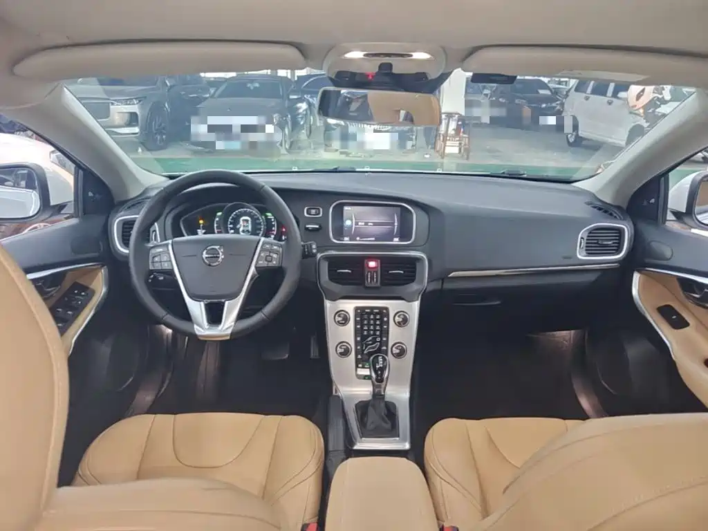 Volvo V40 — миниатюра 6