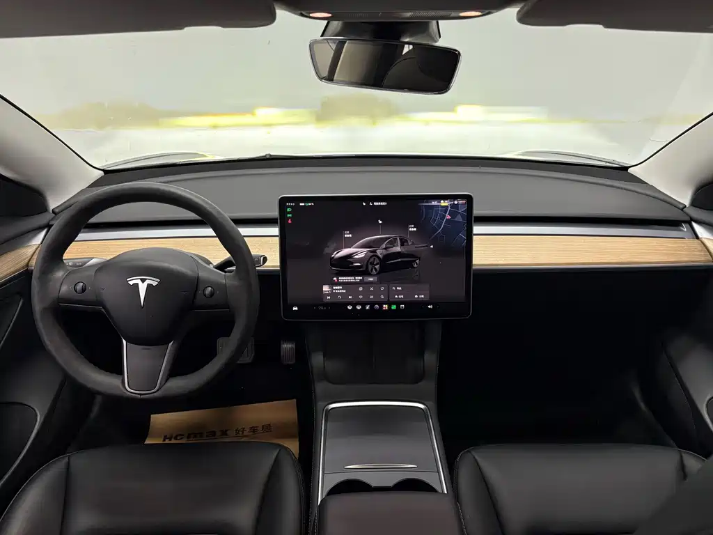 Tesla Model 3 — миниатюра 11
