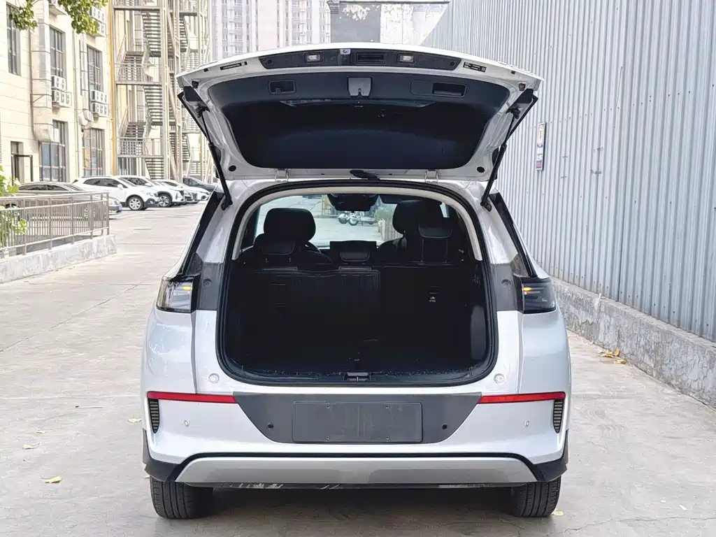 BYD Sealion 05 EV — миниатюра 9