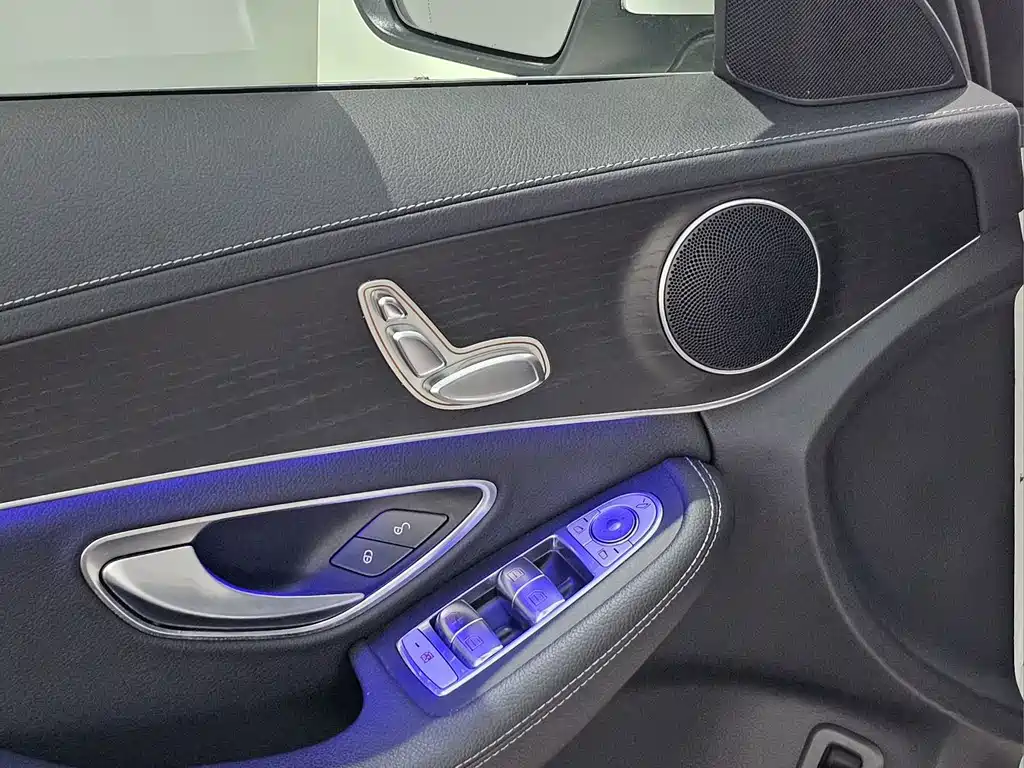 Mercedes-Benz C-Class — миниатюра 9