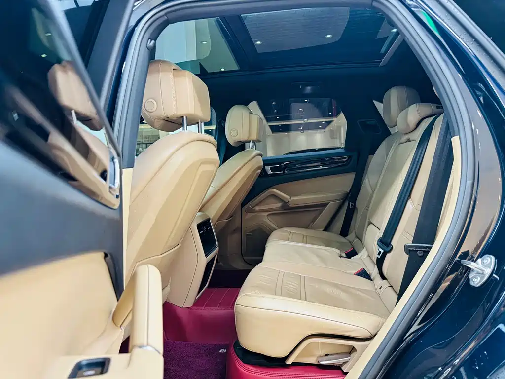 Porsche Cayenne — миниатюра 8
