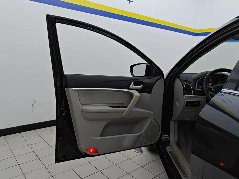 Geely Emgrand 2014 1.3T MT Elite