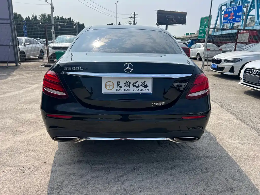 Mercedes-Benz E-Class — миниатюра 7