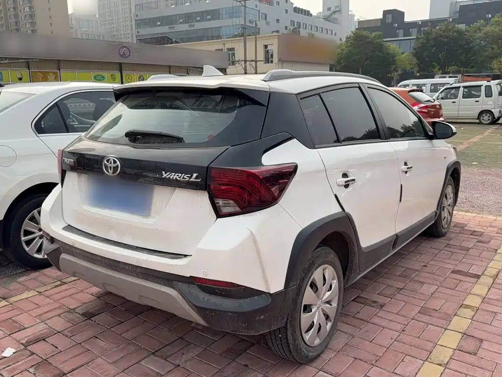 Toyota Yaris L — миниатюра 8