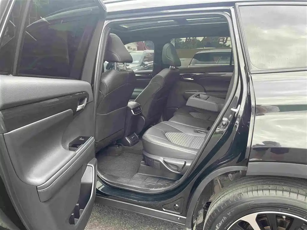 Toyota Crown Kluger — миниатюра 14