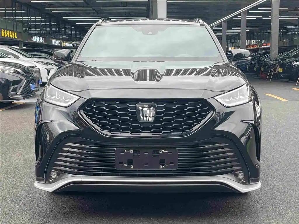 Toyota Crown Kluger — миниатюра 2