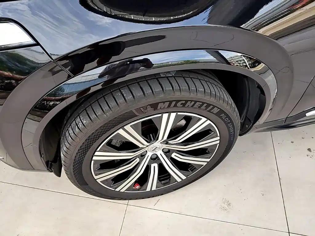 Volvo XC90 — миниатюра 23
