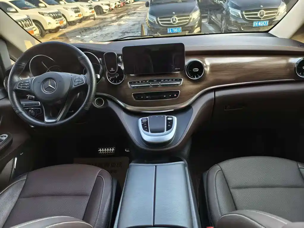 MERCEDES-BENZ V CLASS