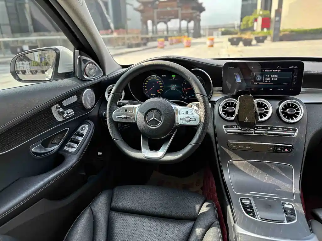 Mercedes-Benz C-Class — миниатюра 16