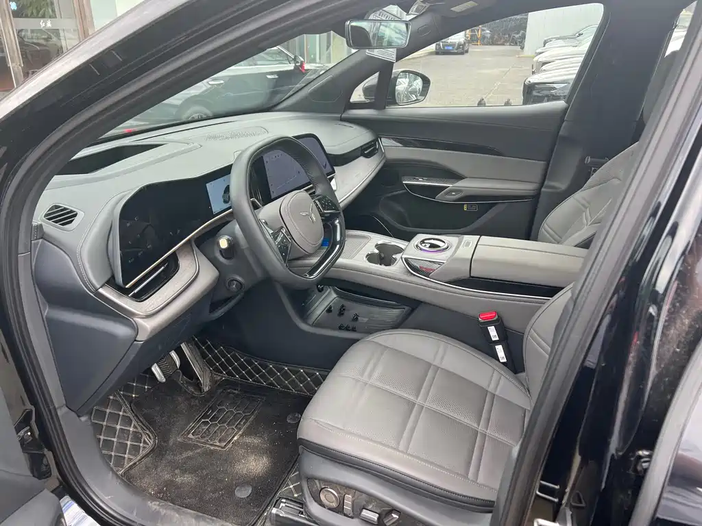 Hongqi 08 2025 680