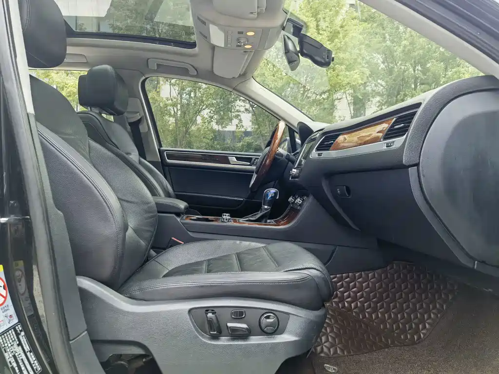 Volkswagen Touareg — миниатюра 14