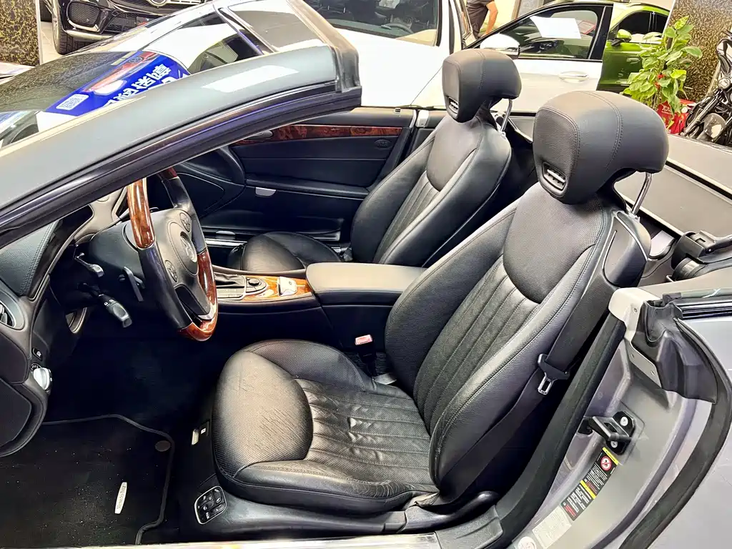 Mercedes-Benz SL-Class — миниатюра 7