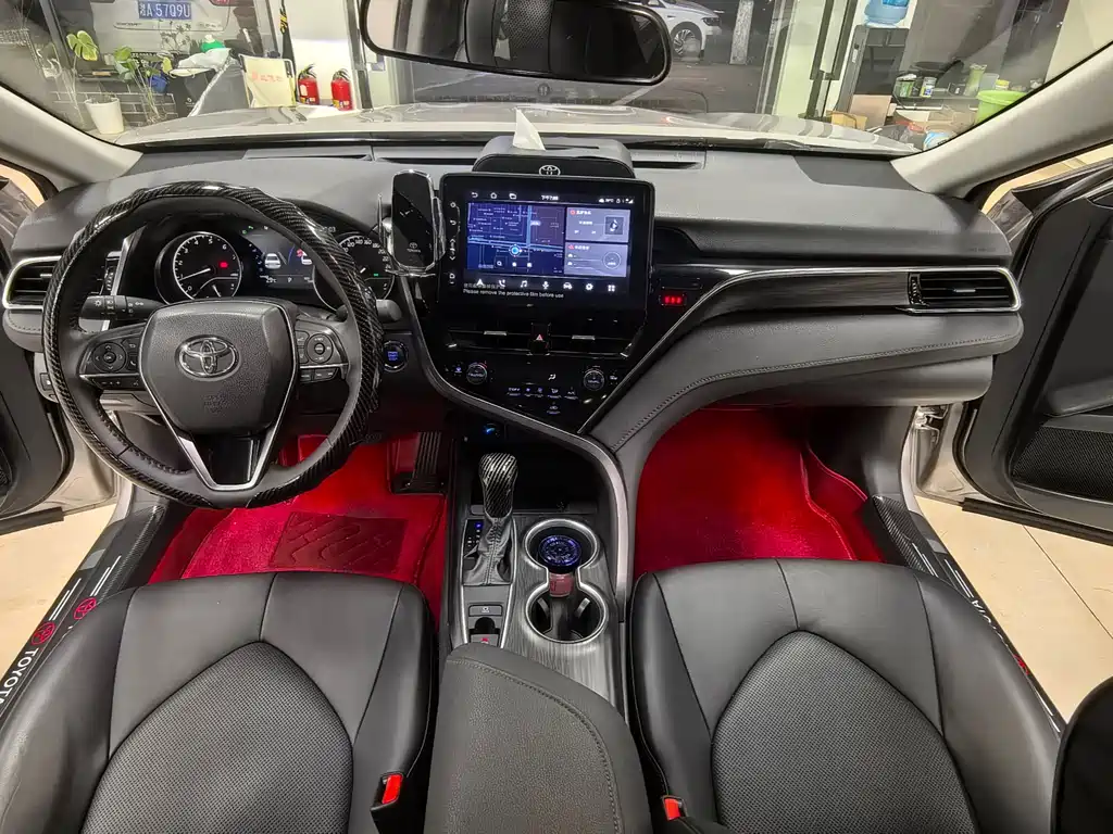 Toyota Camry — миниатюра 10