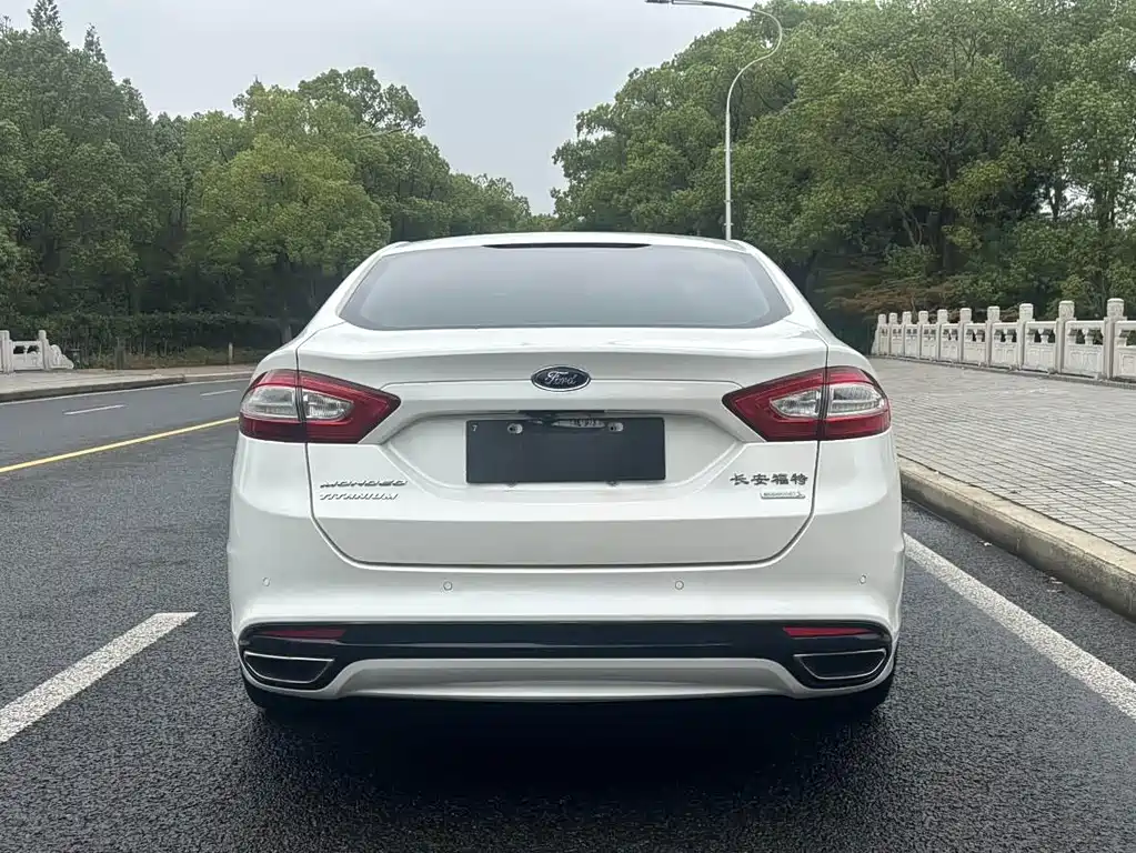Ford Mondeo — миниатюра 6
