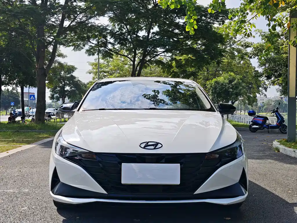 Hyundai Elantra — миниатюра 2