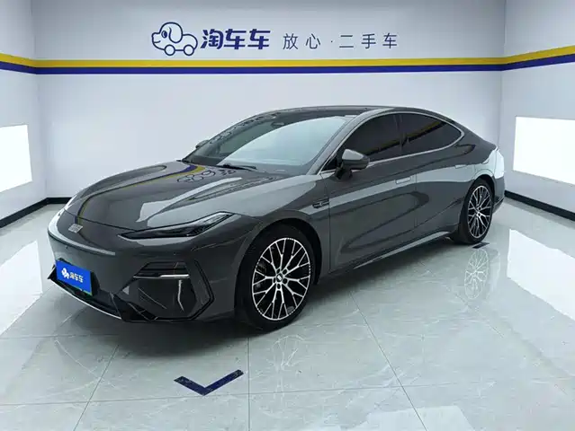 GEELY GALAXY GALAXY E8 2024