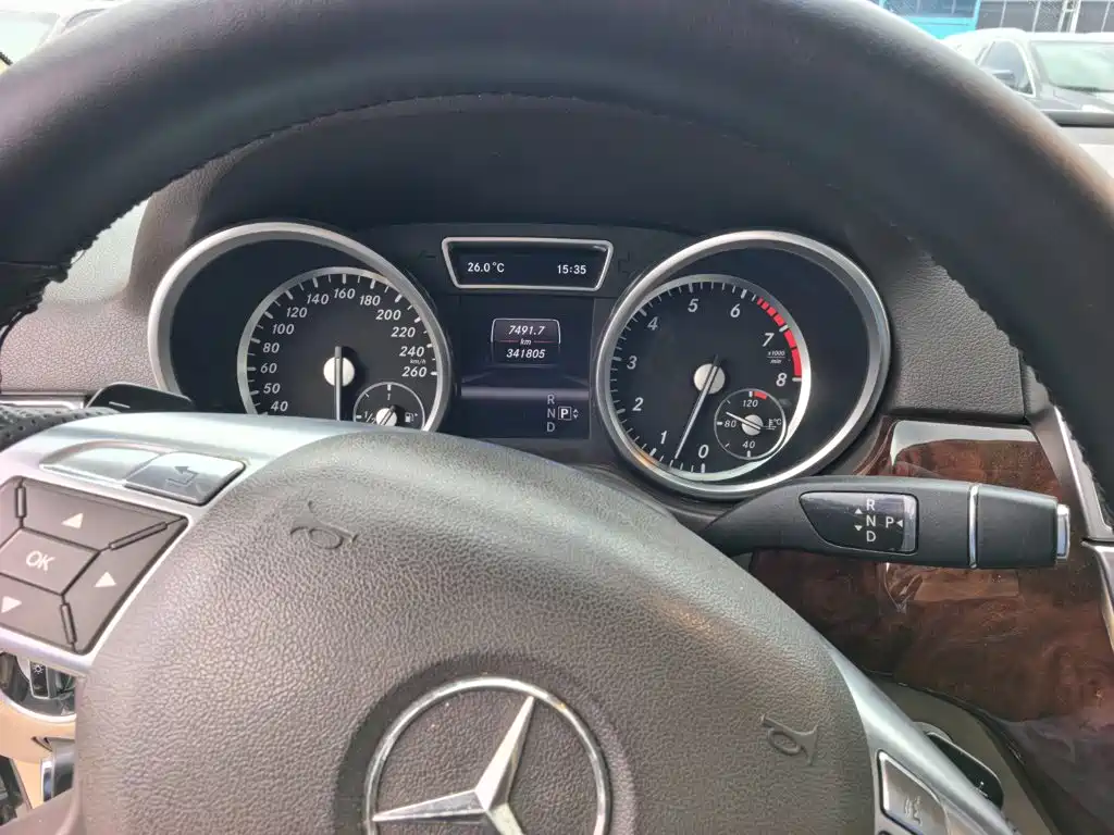 Mercedes-Benz M-Class — миниатюра 12
